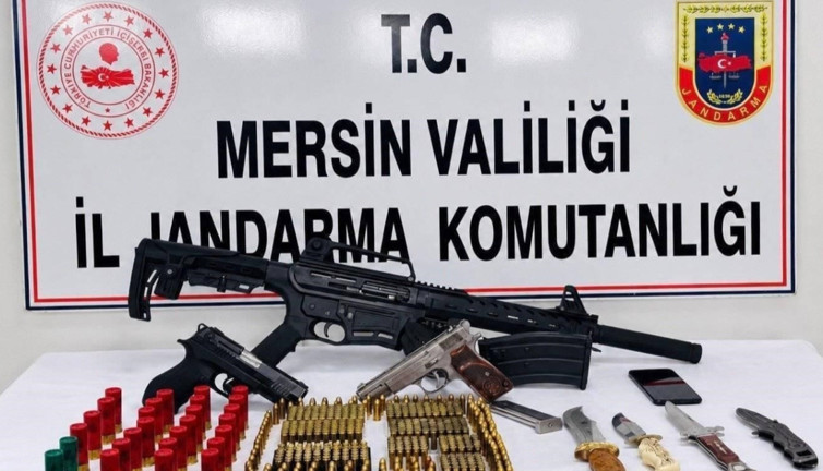 Mersin'de şüpheli adrese operasyon: Silahlar ve yüzlerce fişek bulundu