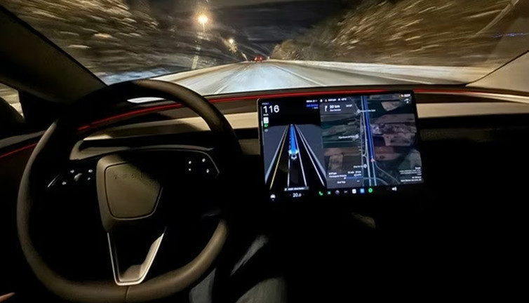 Tesla, Avrupa'da FSD'nin adını değiştirdi