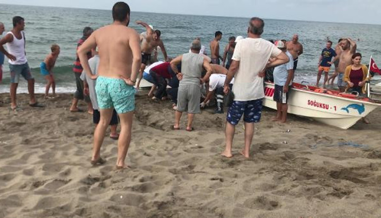 Moldovalı genç kız Karasu'da girdiği denizde boğuldu