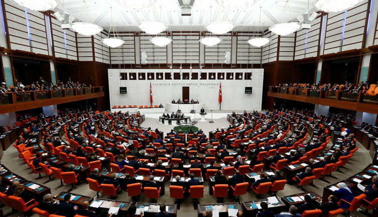 AKP milletvekillerine gelen şok mesaj kulislere düştü. Saray duymasın telaşı kulisleri sardı