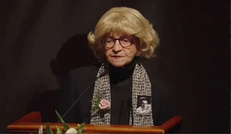 Türk tiyatrosu duayenine gözyaşlı veda: 72 yıllık efsane Haldun Dormen sonsuzluğa uğurlanıyor… Vasiyeti yerine getirildi - Resim: 10