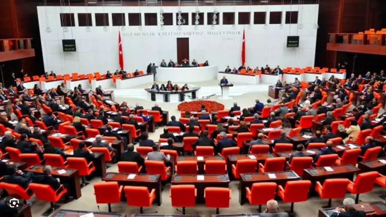 TBMM'de yeni dönem: Vekillerin maaşı kesilecek - Resim: 3