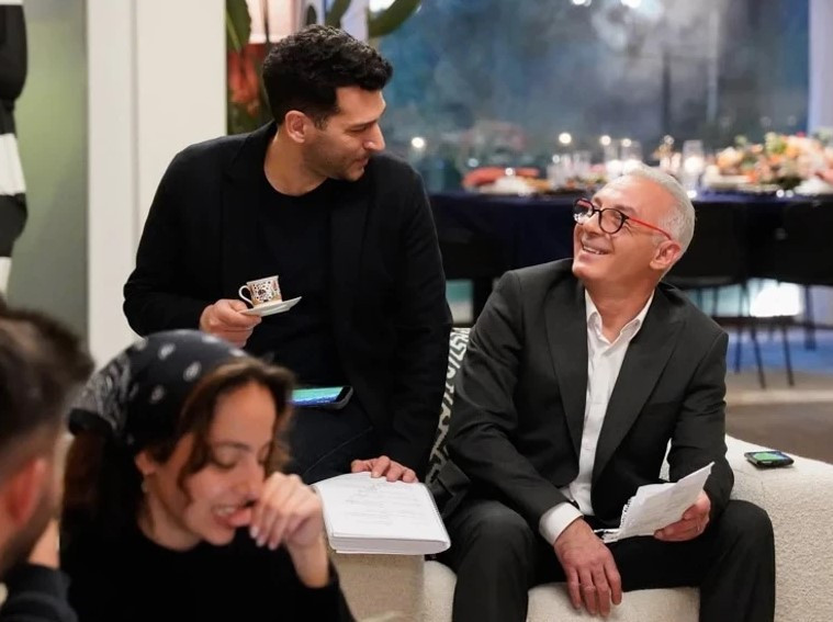 Güller ve Günahlar Setinde Bayram havası - Resim : 1