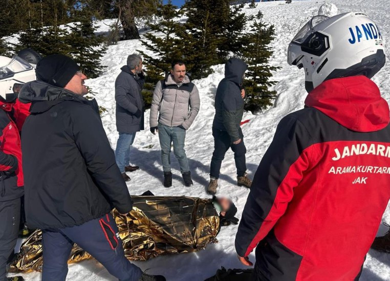 Uludağ'da kızak faciası: Dere yatağına uçtu - Resim : 1