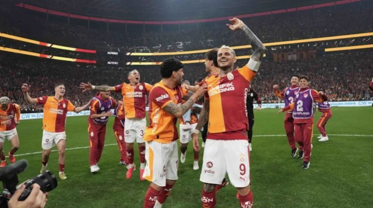 Şampiyonluk maçında Okan Buruk'un kararı: Galatasaray-Antalyaspor maçı muhtemel 11'ler - Resim: 1