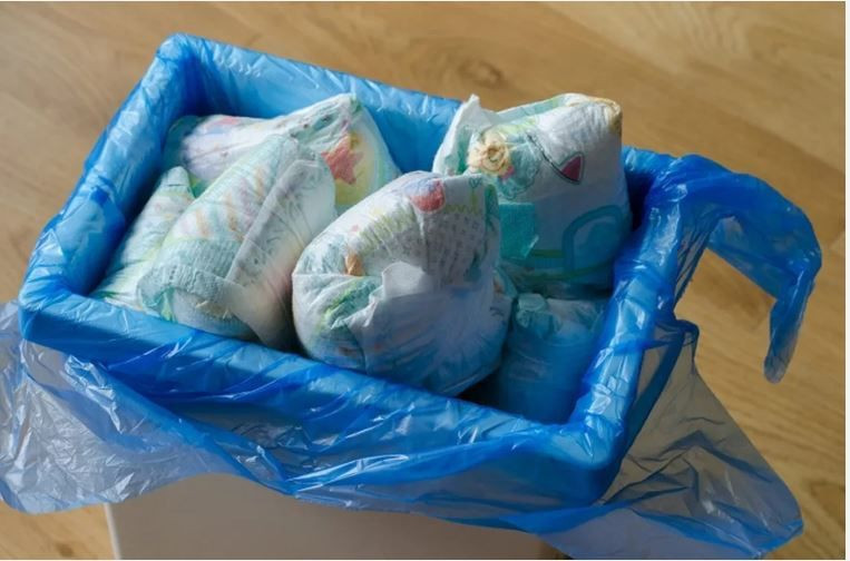 Kullanılmış 80 bin bebek bezini asfalta döktüler - Resim: 5