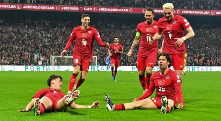 Montella kararını verdi: 5 yıldız kadro dışı - Resim: 1