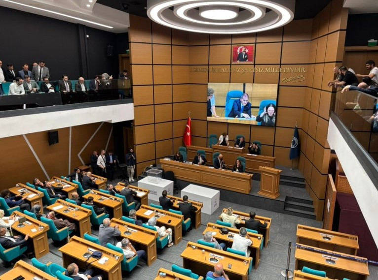 Üsküdar’da dengeler değişti: Gözler yarına çevrildi - Resim : 1