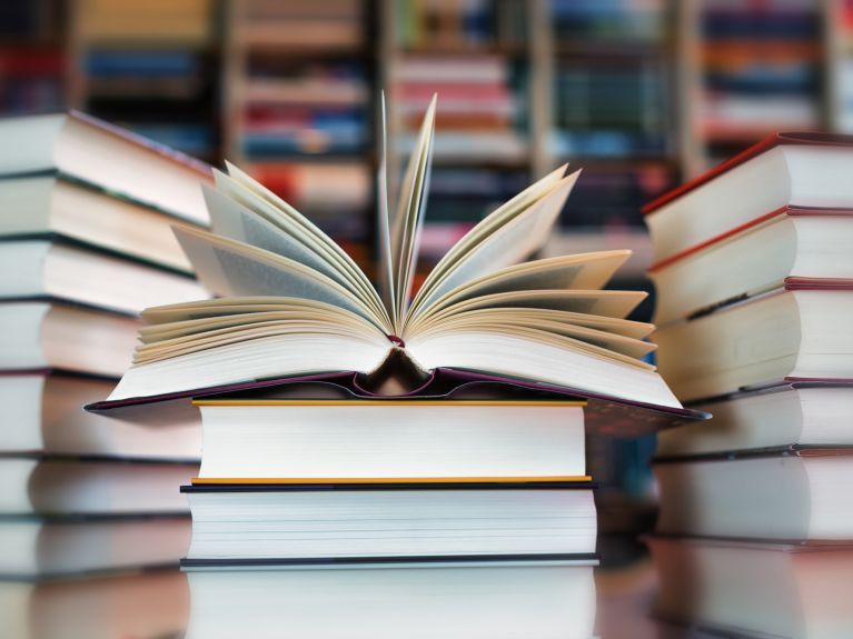 200 yıllık kitap dağıtım devi iflasın eşiğinde: Sektörde büyük şaşkınlık - Resim: 8