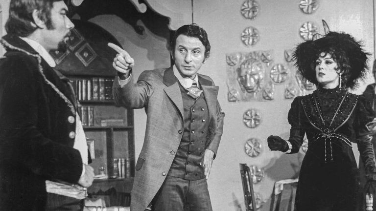 Türk tiyatrosu duayenine gözyaşlı veda: 72 yıllık efsane Haldun Dormen sonsuzluğa uğurlanıyor… Vasiyeti yerine getirildi - Resim: 18