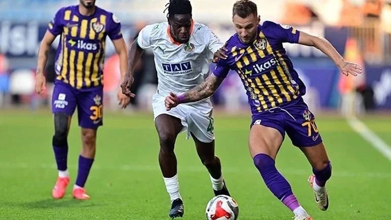 Sergen Yalçın neşteri vurdu: Alanyaspor maçı ilk 11 kararı... - Resim: 10