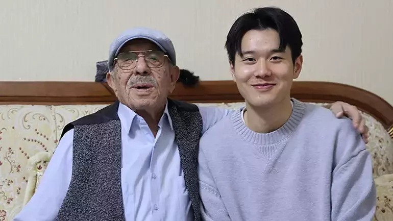 Konyasporlu Jinho Jo, Kore gazisi İhsan Damdam'ı ziyaret etti - Resim : 2