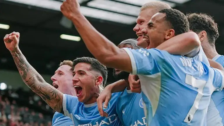10 kişi kalan Manchester City derbide hata yapmadı: United'ı Haaland yıktı - Resim : 1