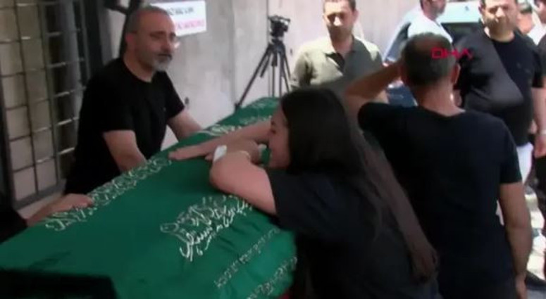 Can Polat'ın taziyesinde ortalık karıştı: Engin Polat yaka paça uzaklaştırıldı - Resim : 4
