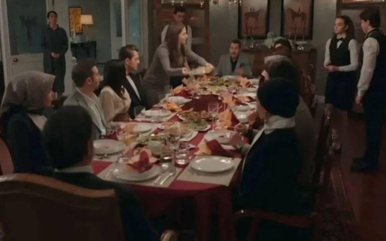 Aynı Yağmur Altında dizisi için final kararı: Domuz eti sahnesi sonu mu oldu? - Resim : 1