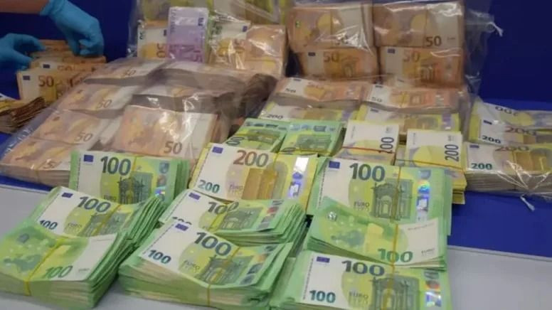 Türk futbol kulübüne 'kara para' soruşturması: Ligden ihraç iddiası - Resim: 1