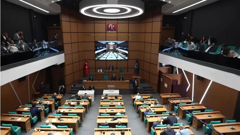 Üsküdar Belediyesi'nde 4 CHP'li isim partilerinden istifa edip AK Parti'ye geçti - Resim: 8