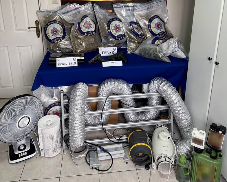 Villayı esrar fabrikasına çevirmişler! Sevgililer gözaltına alındı - Resim : 3