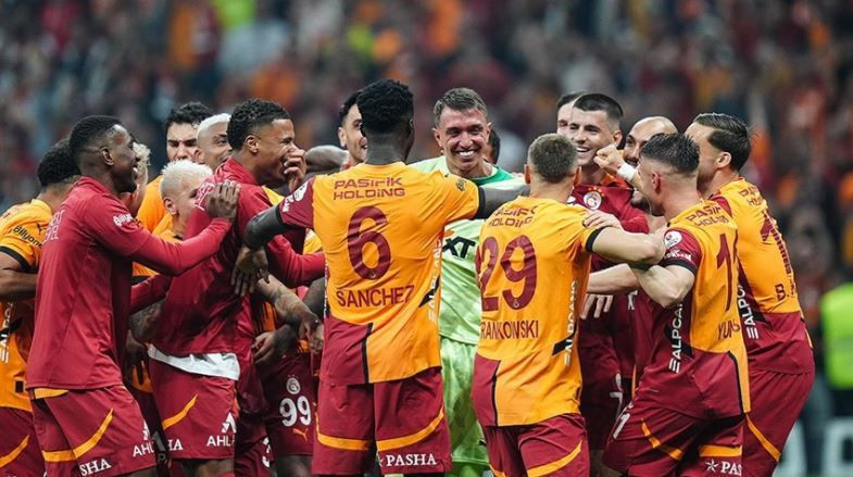 Efsaneler devreye girdi: Galatasaray’da Muslera ve Mertens’ten Şampiyonluk hamlesi - Resim: 3