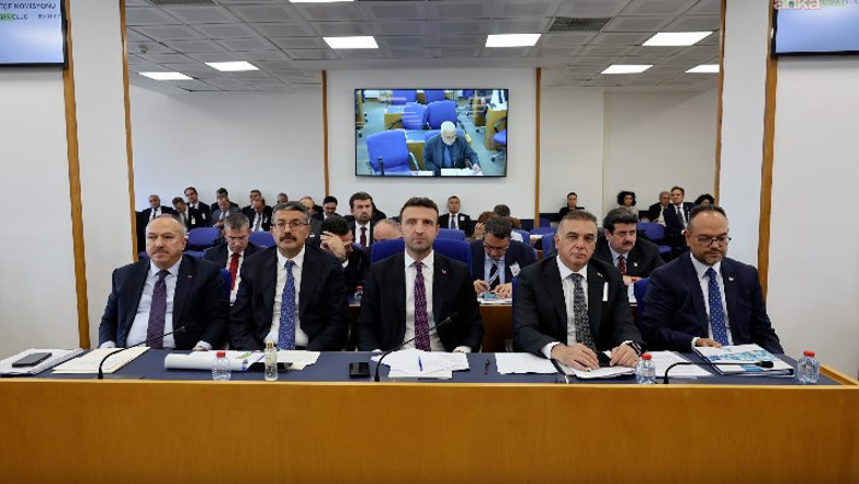 AK Parti’den yeni kanun teklifi: Emniyet, basın ve vergi düzenlemeleri komisyon gündeminde - Resim : 1