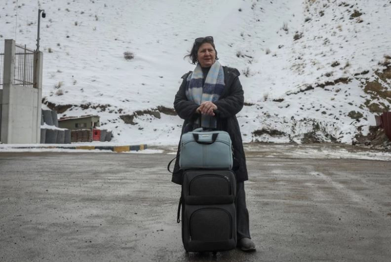 Türkiye - İran sınırında hareketlilik: Sınırdan geçişler başladı - Resim : 2