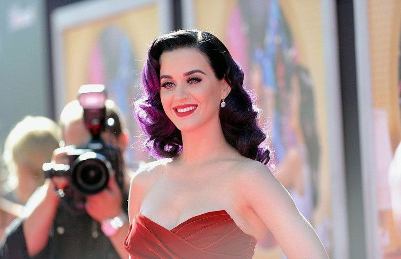 Katy Perry’yi alevler sardı: 'Watch It Burn' klip çekiminde yangın paniği - Resim: 3