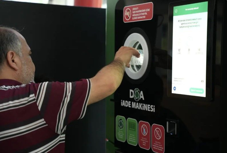 Yüz binlerce kişi çöpünü attı ATM’den nakit para çekti: Depozito iade sistemi başladı - Resim: 1