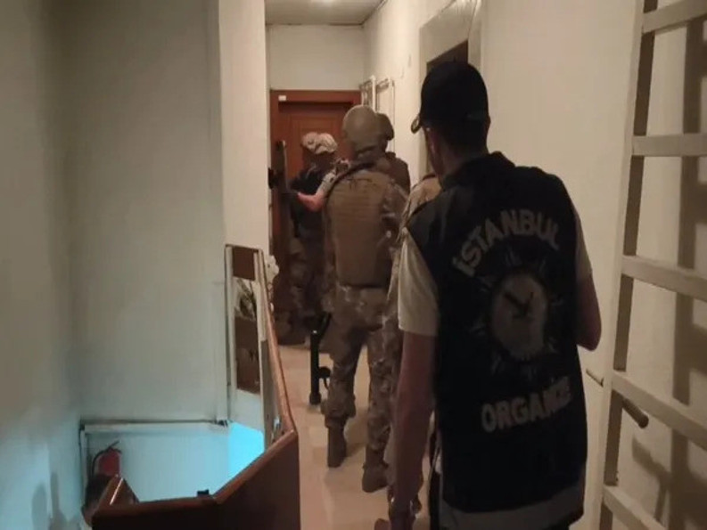 İstanbul'da silahlı eylem hazırlığına operasyon: Uzun namlulu silah ve bombalarla suçüstü yakalandılar - Resim : 2