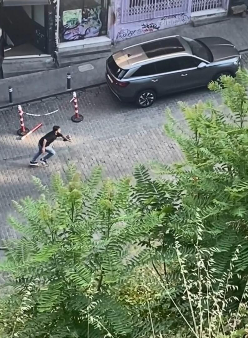 Yarı çıplak dehşet saçtı: Kazaya neden oldu: Kaçarken meydan dayağı ile nasibini aldı - Resim: 4