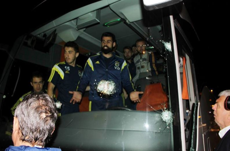 Fenerbahçe'den takım otobüsüne saldırı dosyasına ilişkin açıklama - Resim : 1