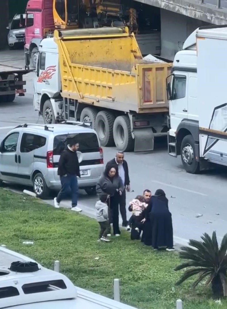 Yaralı annenin feryadı yürek dağladı: Kaza sonrası sinir krizi - Resim : 1
