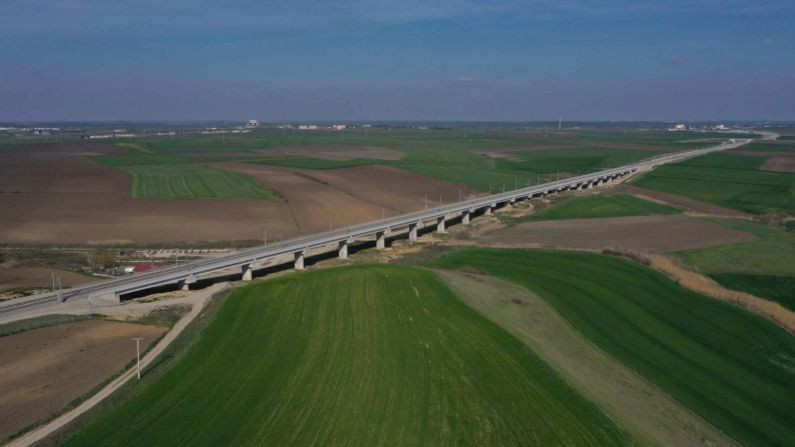 4 saatlik yol 1 buçuk saate indi: Üç şehir YHT ile bağlanıyor - Resim: 4