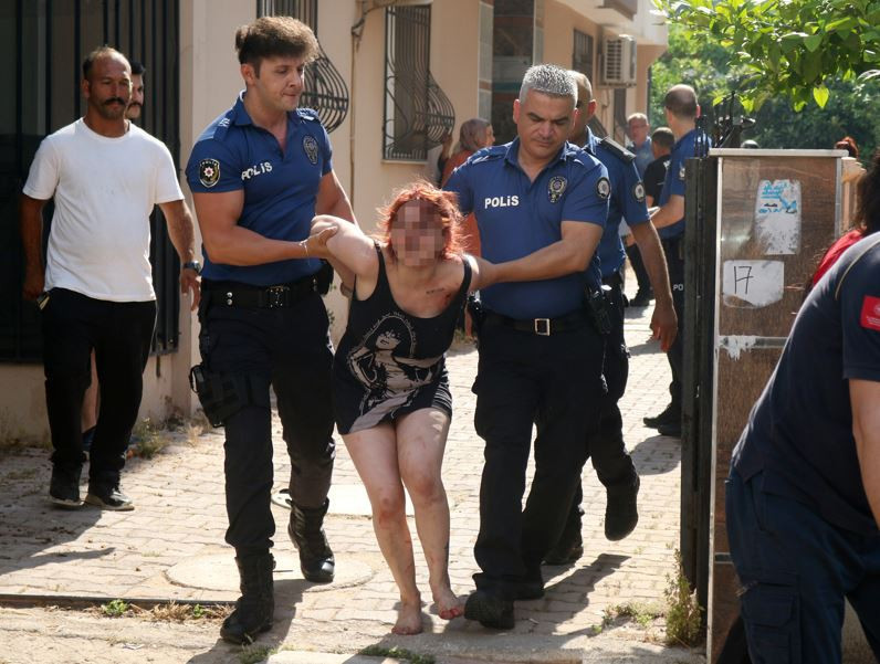 Antalya’da korku dolu anlar: Kadın evini ateşe verip kapıyı kilitledi - Resim : 4