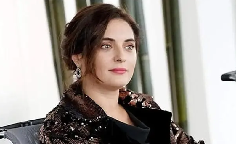 Ünlü oyuncu Aslıhan Gürbüz 43 yaşında: Kedisi Mino ile kutladı - Resim: 3