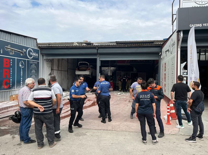 Edirne’de LPG tankı bomba gibi patladı: Bakım yaparken alevlerin arasında kaldılar - Resim: 7