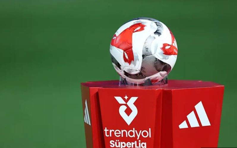 Beşiktaş–Galatasaray derbisi cep yakacak: Dev randevu öncesi fiyatlar belli oldu - Resim: 2