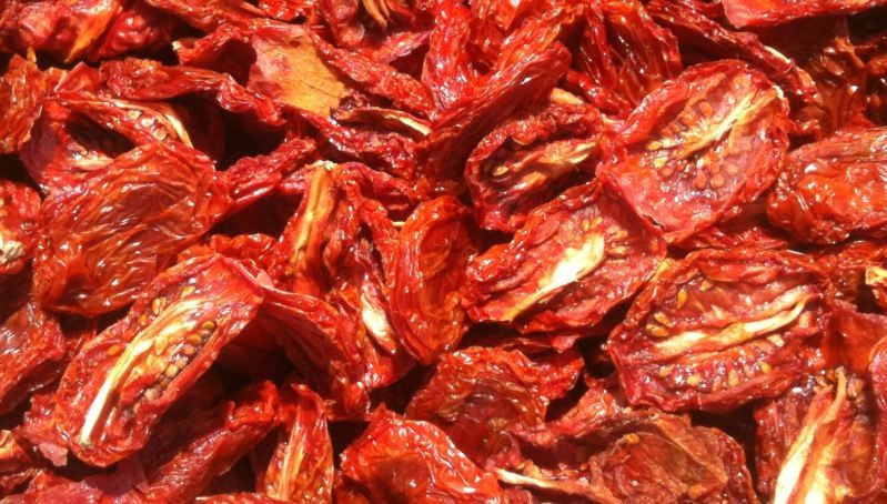 15 kilo yaş domatesten 1 kilo çıkıyor, Türkiye 91 ülkeye satıyor - Resim : 5