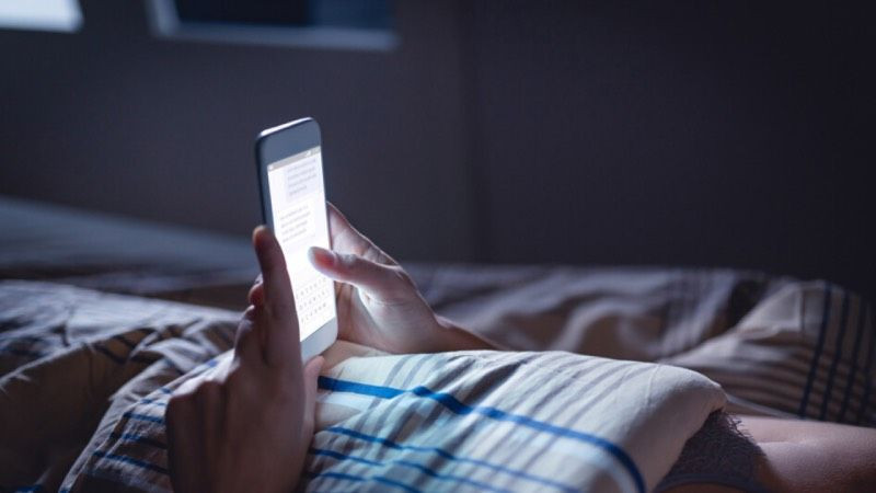 Uyumadan önce telefona bakanlar yandı: Uzmanlar uyardı - Resim: 1