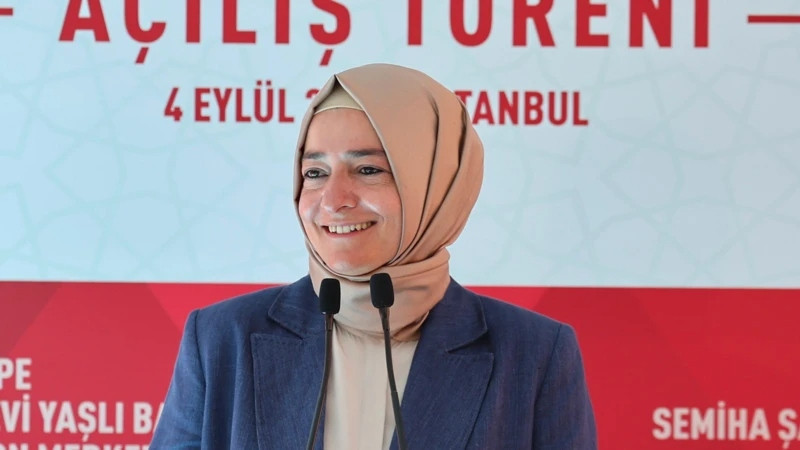AK Partili Fatma Betül Sayan Kaya'nın ablası yeni görevine başladı - Resim : 1