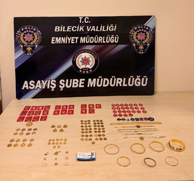 3 milyon liralık ziynetle yakalandılar - Resim : 1