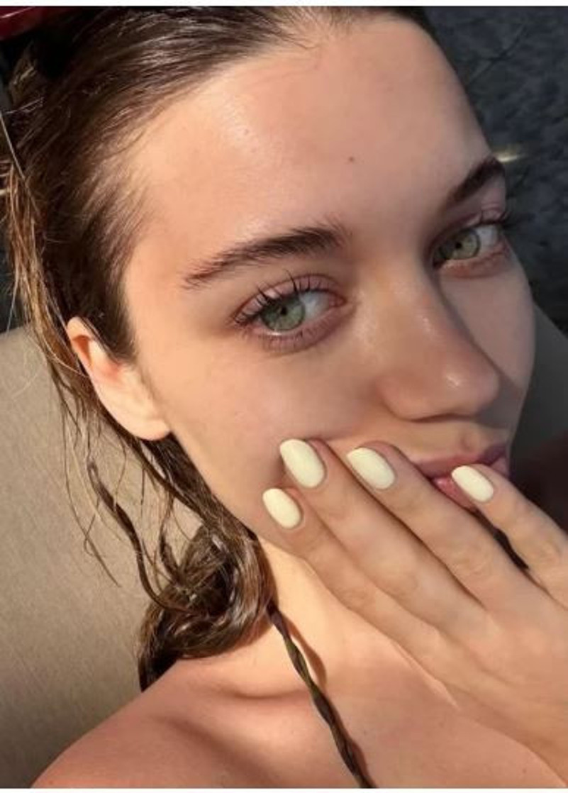 Afra Saraçoğlu'nun İtalya tatilinden pozlarına beğeni yağdı - Resim : 4