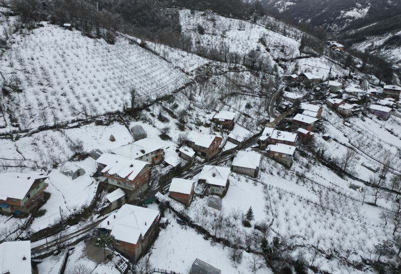 Bartın’da heyelan alarmı: Köylülerin uykuları kaçtı: Sabaha kadar nöbet tutuyorlar - Resim : 5