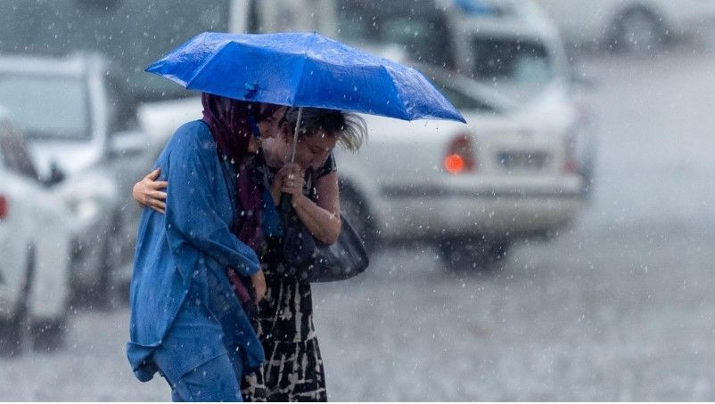 Meteoroloji tarih vererek il il uyardı: Sağanak yağış yurdu esir alacak - Resim: 11