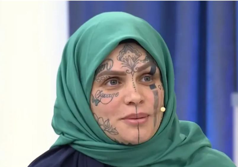 Kim bu yüzü dövmeli kadın? Sosyal medya onu konuşuyor - Resim: 3