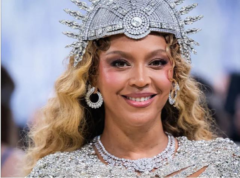 Beyonce'nin milyon dolarlık evinde korku dolu anlar: Araçla kapıya daldı - Resim : 1