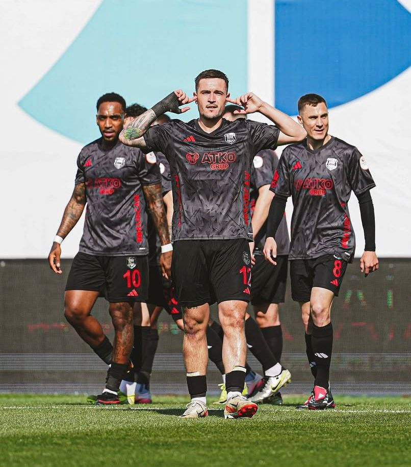 Süper Lig iddiasındaki takımda futbolcular boykot kararı aldı: İdmana çıkmıyorlar - Resim: 7