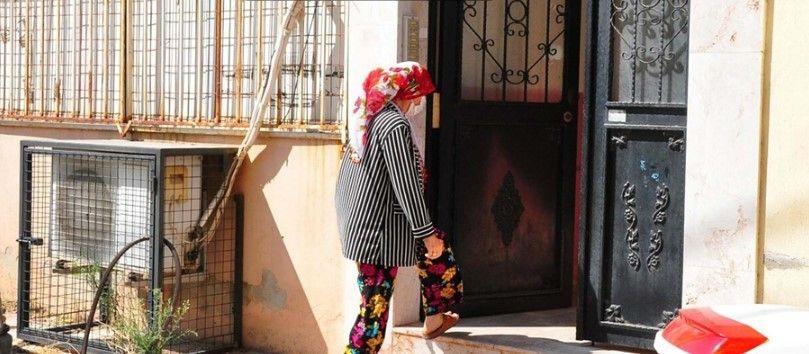 Apartmanda 10 yıllık kabus: Kapılarını bile açamıyorlar - Resim: 3