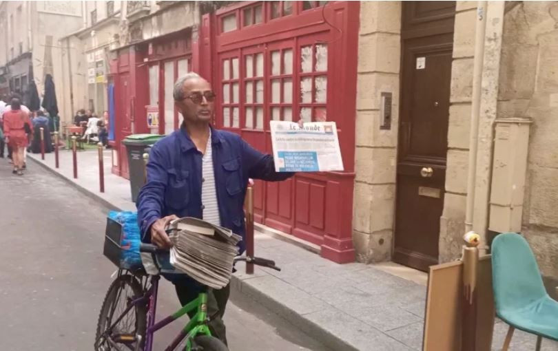 Son gazete satıcısı Ali Akbar ş&ouml;valye oldu: Macron'dan Ulusal Liyakat Nişanı&rsquo;nı kaptı - Resim : 2