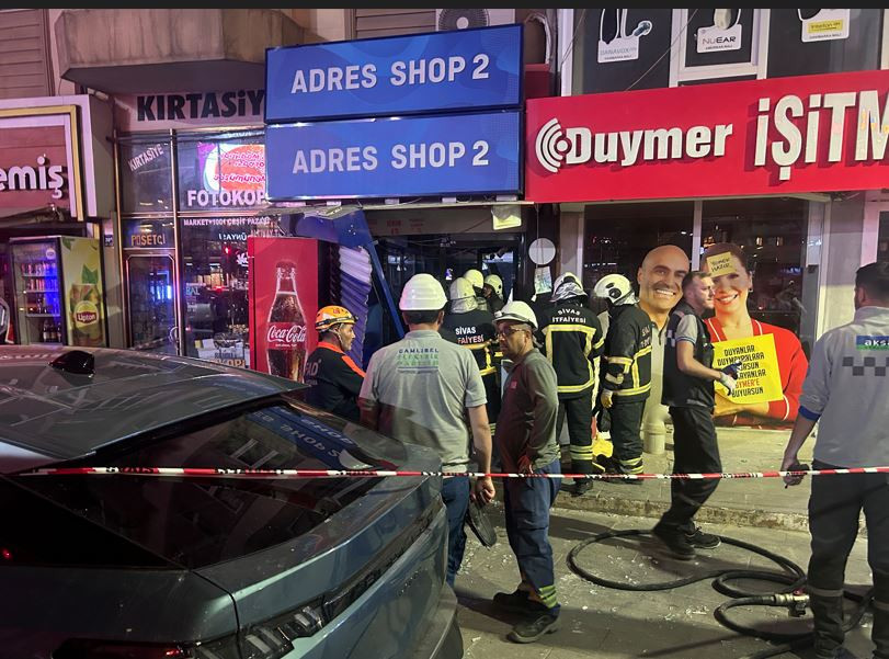 Şiddetli patlamada camlar tuzla buz oldu: Sivas’ta klima bomba gibi patladı - Resim : 2
