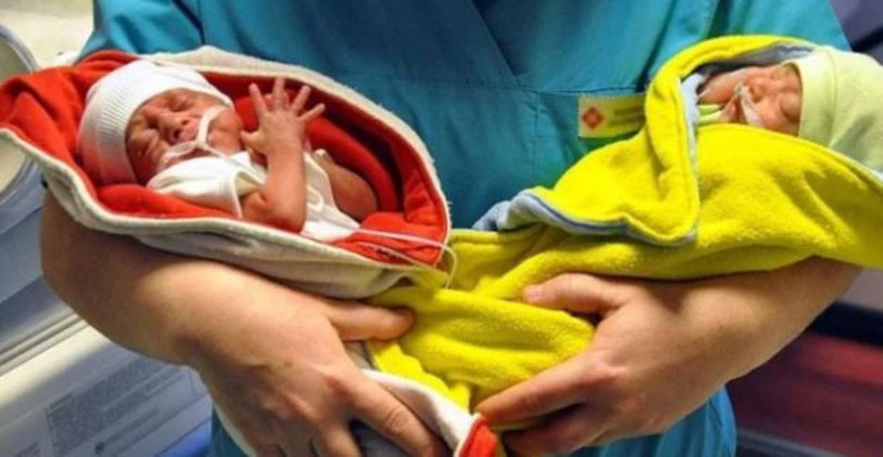 15 milyonda bir görülen mucize doğum: Avustralya'da ilk kez tek yumurta dördüzleri dünyaya geldi - Resim : 4